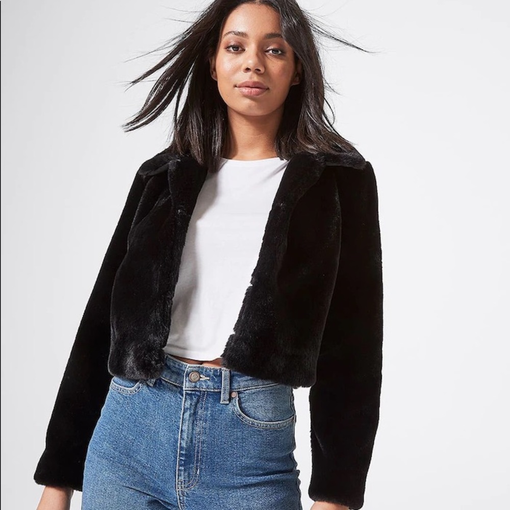 Blank nyc faux fur cropped jacket size small in black